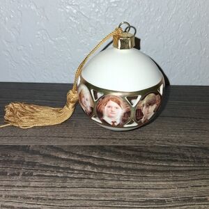 Universal Studios Harry Potter Hogwarts Collectible Ornament with Gold Tassel